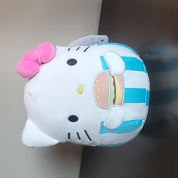 Hello Kitty Squishmallow - Picture 1 of 3